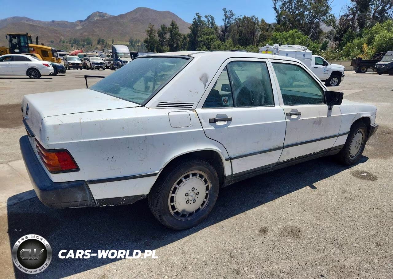 1988 Mercedes-Benz 190 E 2.3 VIN:WDBDA28D4JF416521 - 3