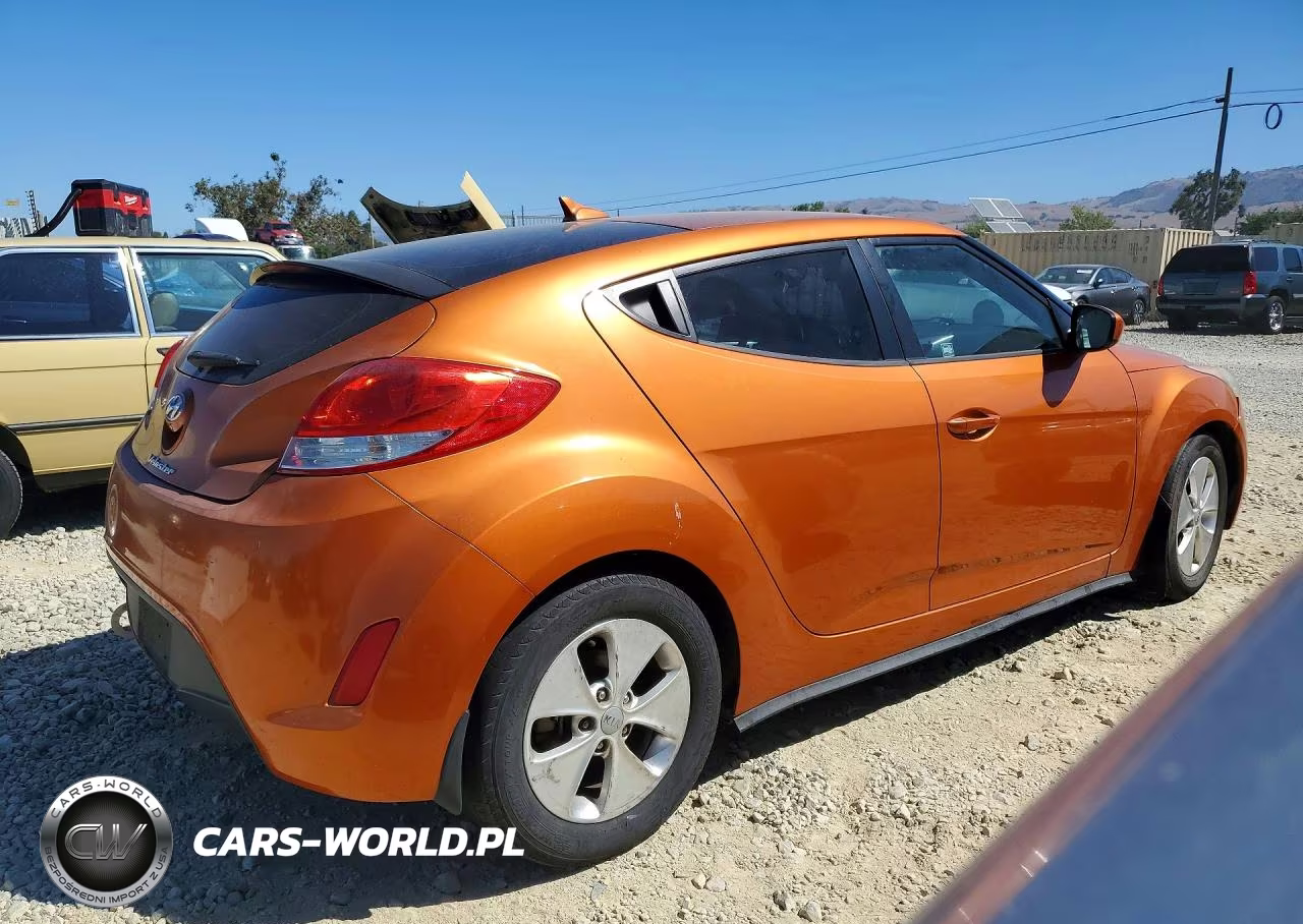 2013 Hyundai Veloster Base W-Black VIN:KMHTC6AD3DU133404 - 3