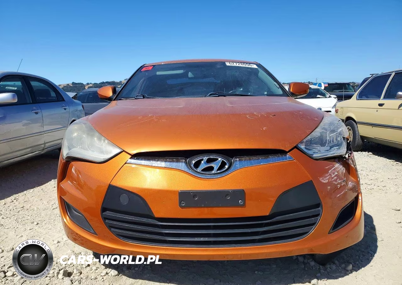 2013 Hyundai Veloster Base W-Black VIN:KMHTC6AD3DU133404 - 5