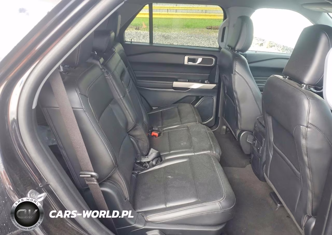 2023 Ford Explorer Xlt VIN:1FMSK7DH0PGB74126 - 10