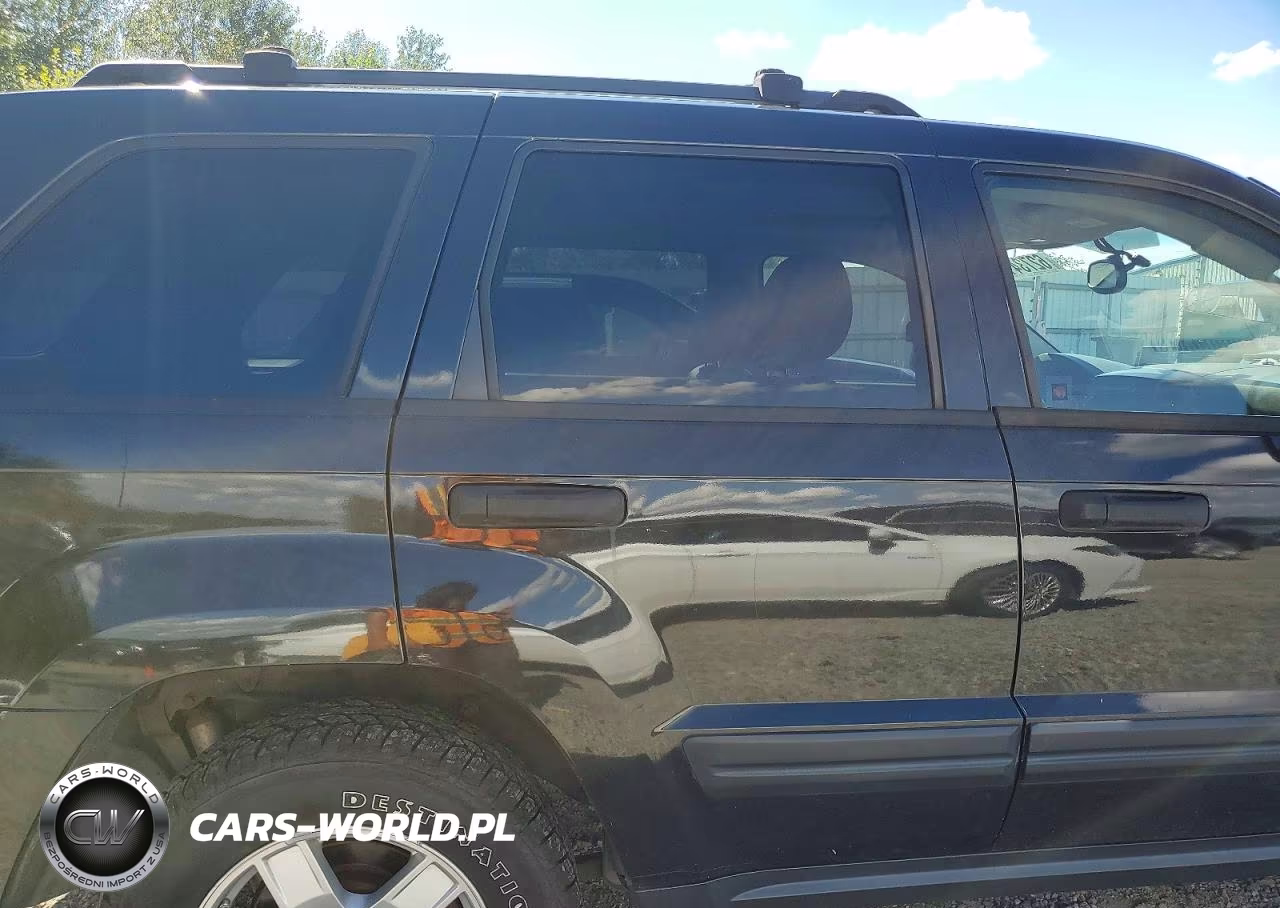 2005 Jeep Grand Cherokee Laredo VIN:1J4HR48NX5C530413 - 11