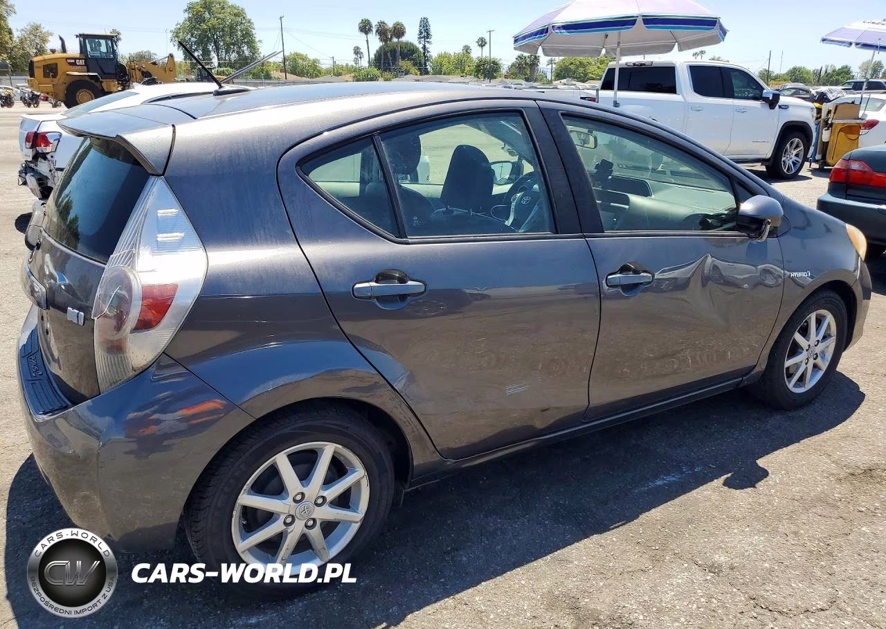 2012 Toyota Prius C Four VIN:JTDKDTB39C1023006 - 3