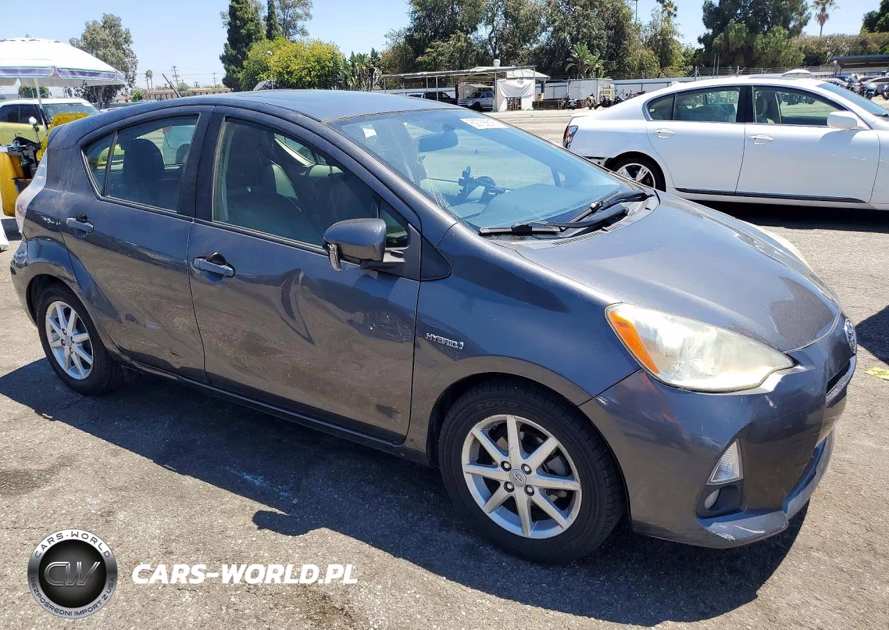 2012 Toyota Prius C Four VIN:JTDKDTB39C1023006 - 4