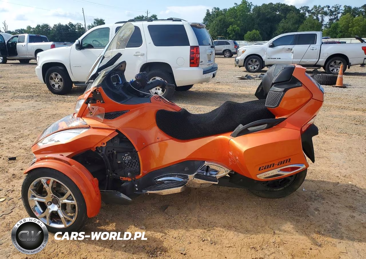 2019 Can-Am Spyder Roadster Rt VIN:2BXNBDD2XKV000977 - 3