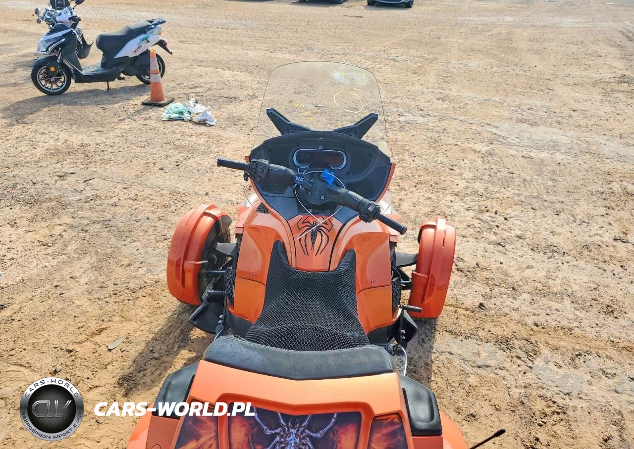 2019 Can-Am Spyder Roadster Rt VIN:2BXNBDD2XKV000977 - 6