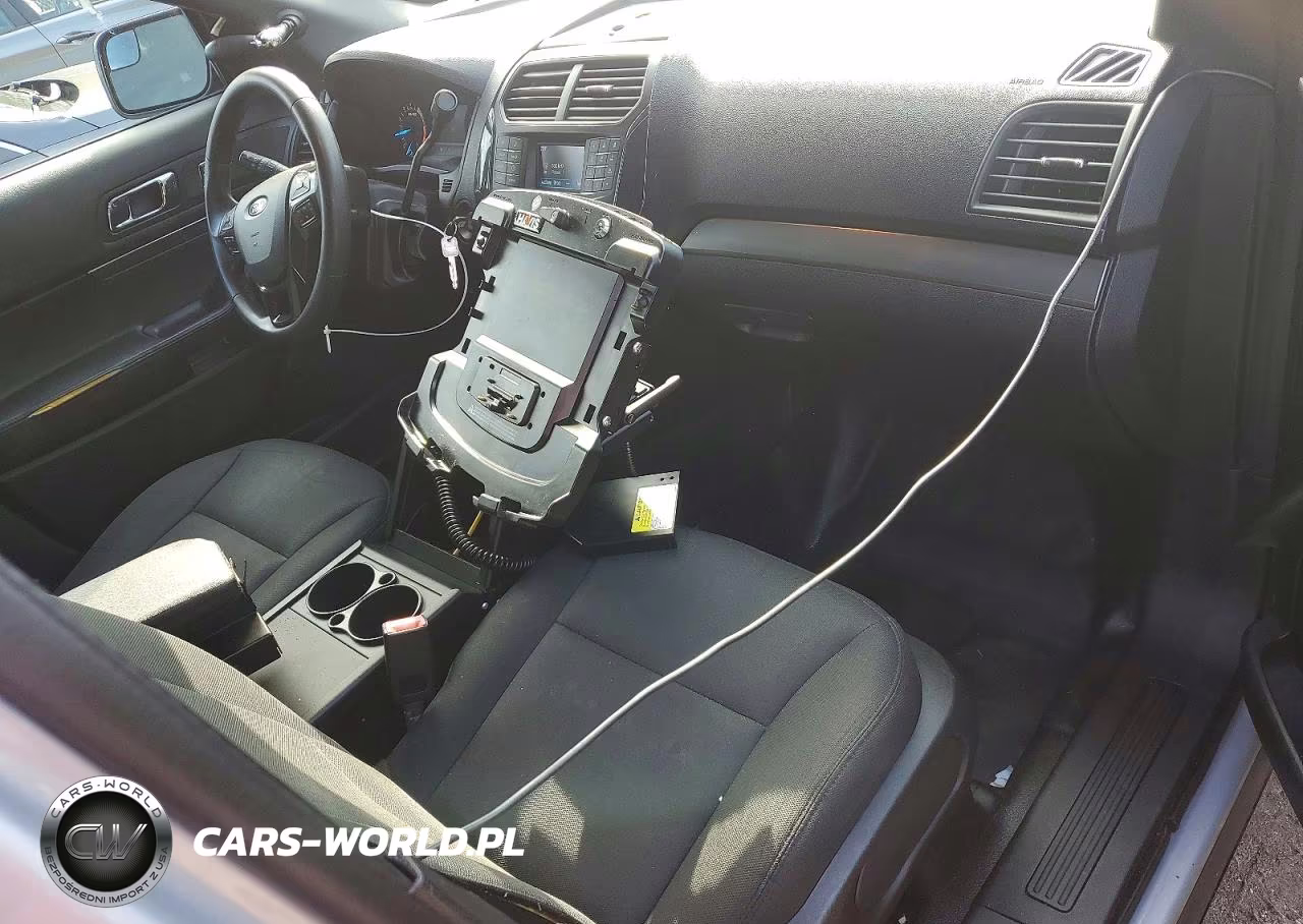 2017 Ford Explorer Police Interceptor VIN:1FM5K8AR9HGE02075 - 8