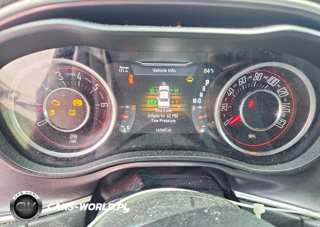 2015 Dodge Challenger Sxt VIN:2C3CDZAG5FH708061 - 9