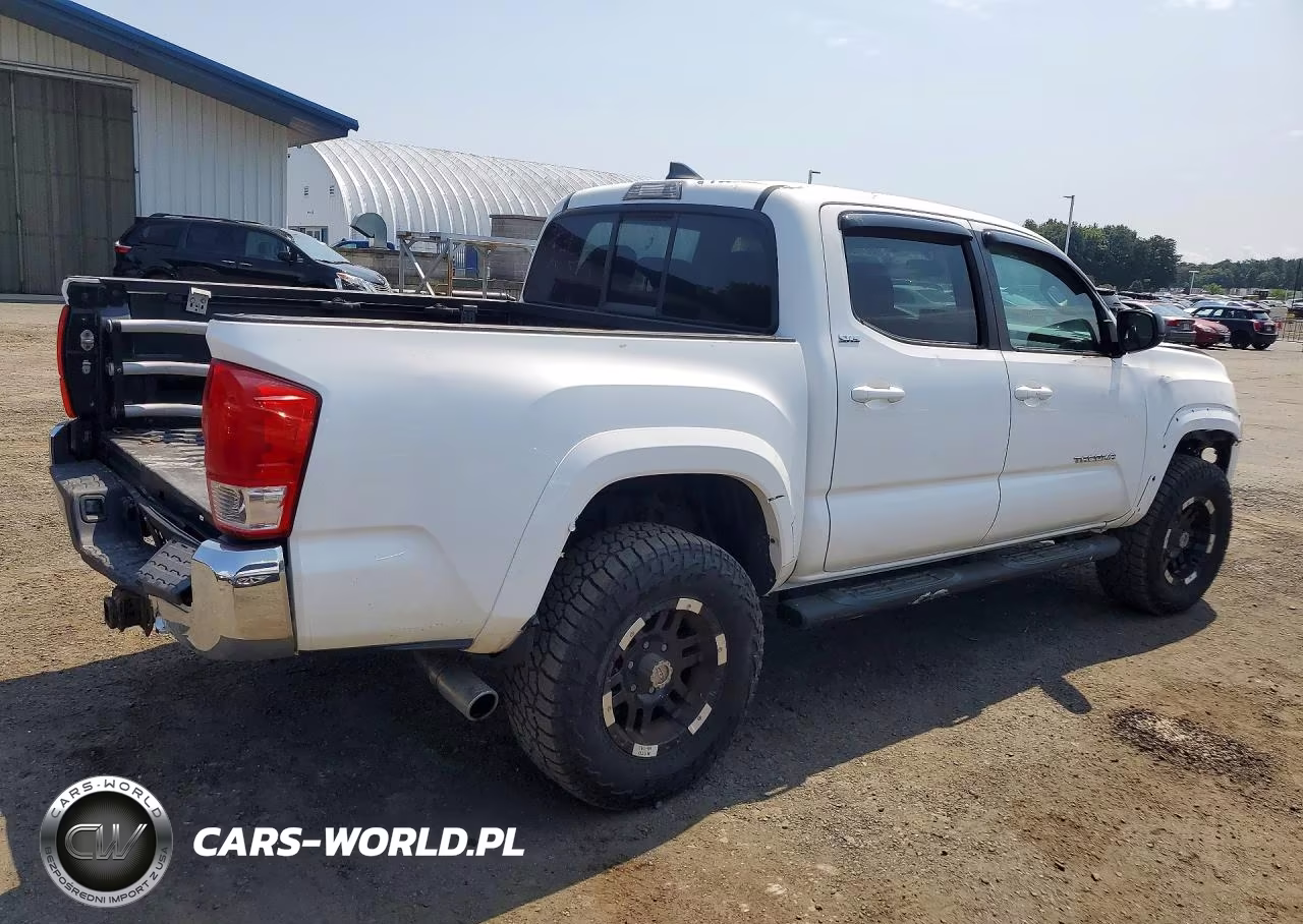 2016 Toyota Tacoma Sr5 V6 VIN:3TMCZ5AN9GM001035 - 3