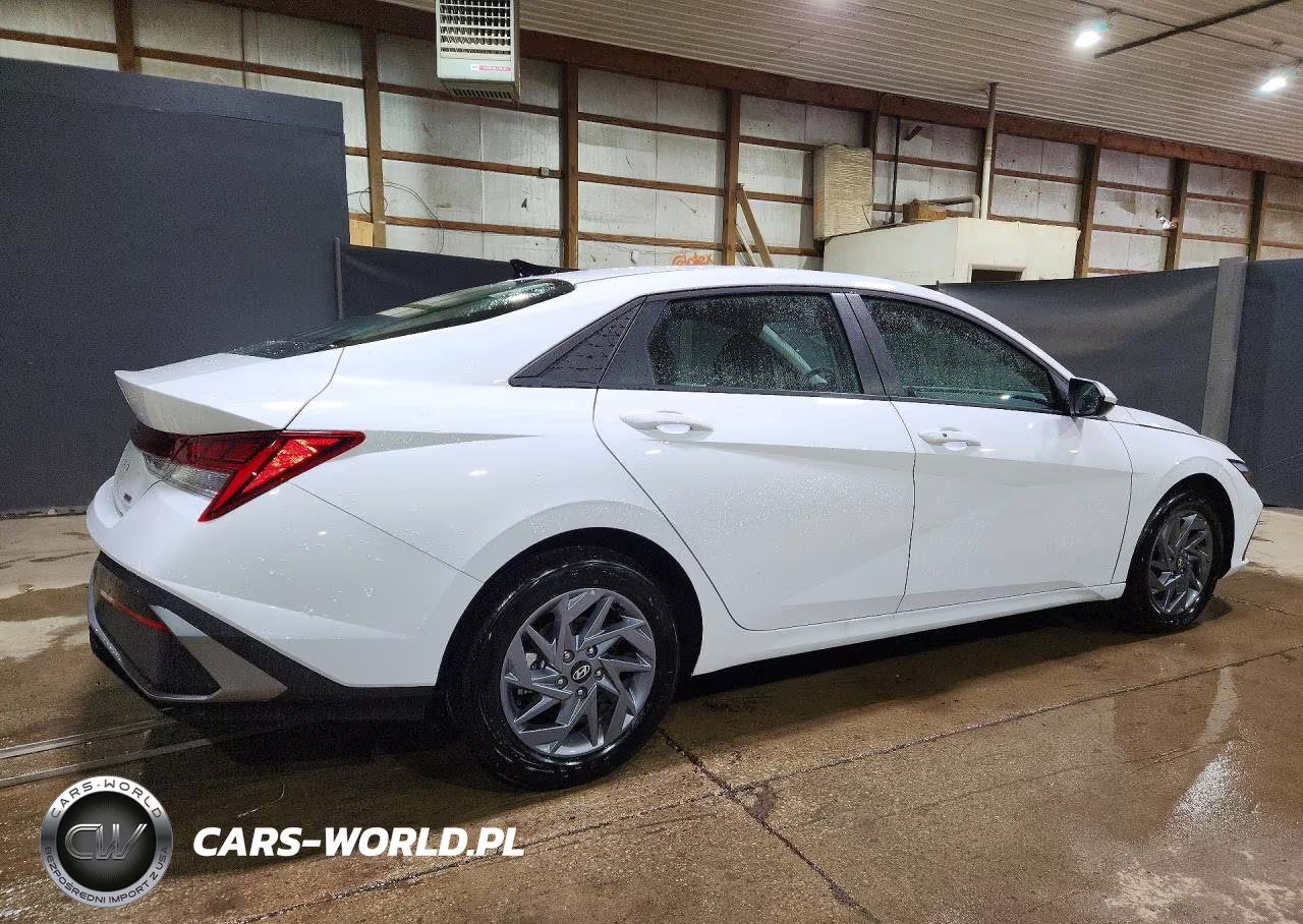 2026 Hyundai Elantra Hybrid Blue VIN:KMHLM4DJ5TU206080 - 3
