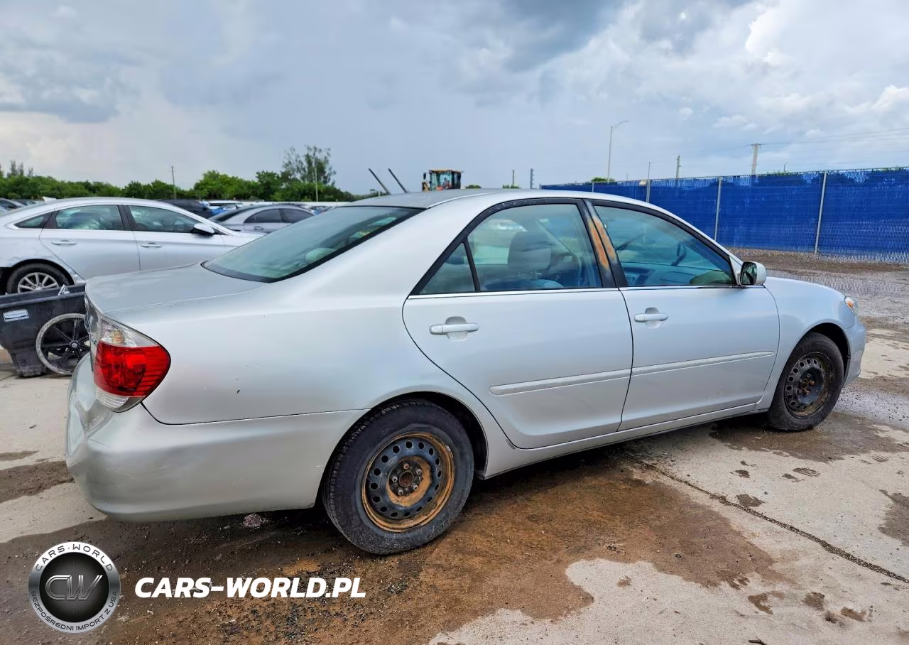 2006 Toyota Camry Le VIN:4T1BE32K76U678624 - 3