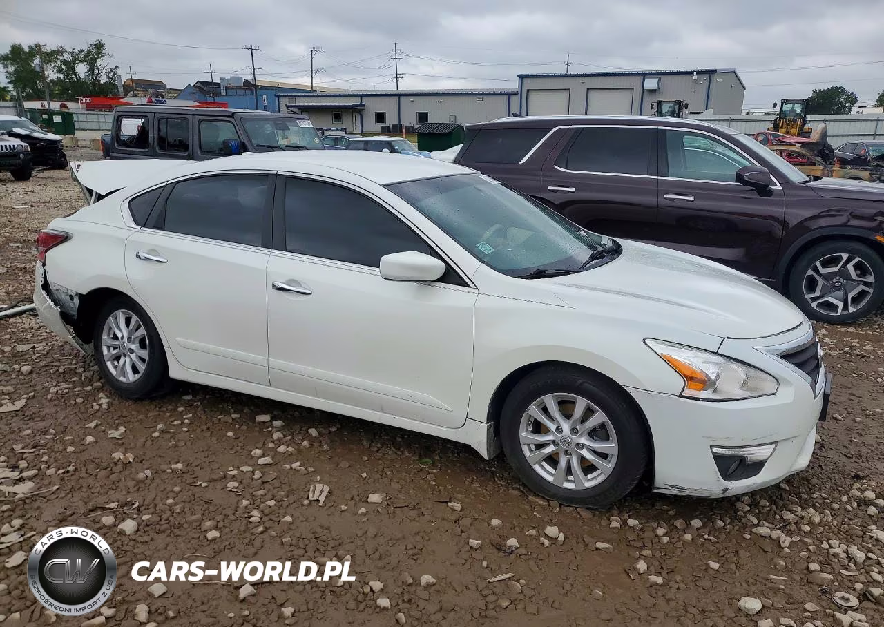 2014 Nissan Altima 2.5 S VIN:1N4AL3AP2EC157002 - 4