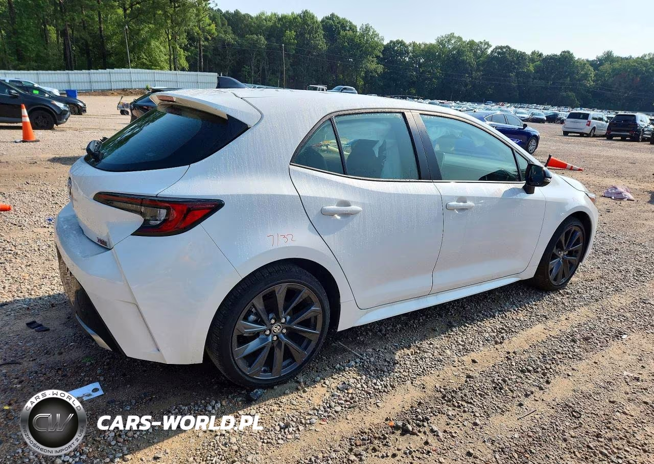 2026 Toyota Corolla Xse VIN:JTNC4MBE2T3261873 - 3