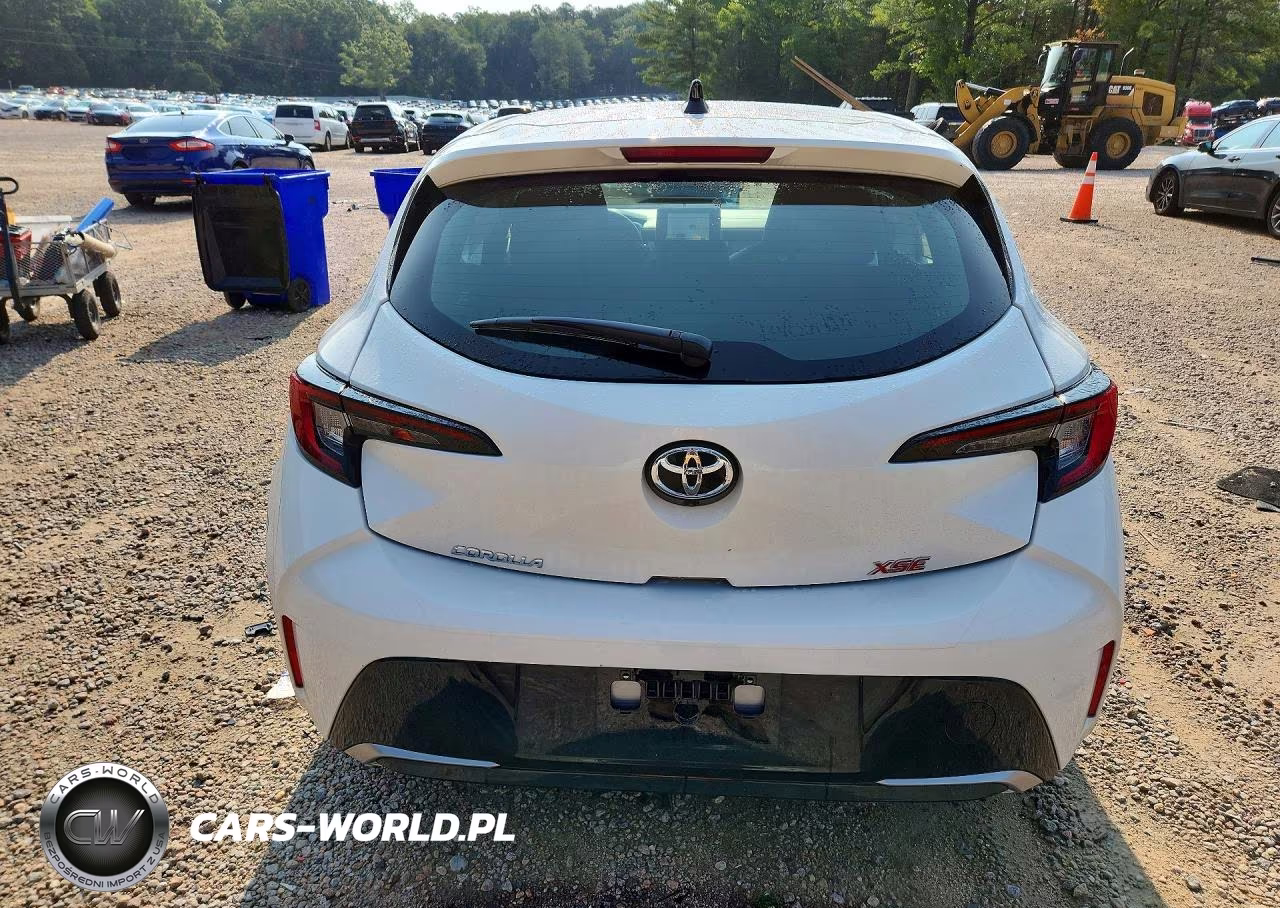2026 Toyota Corolla Xse VIN:JTNC4MBE2T3261873 - 6