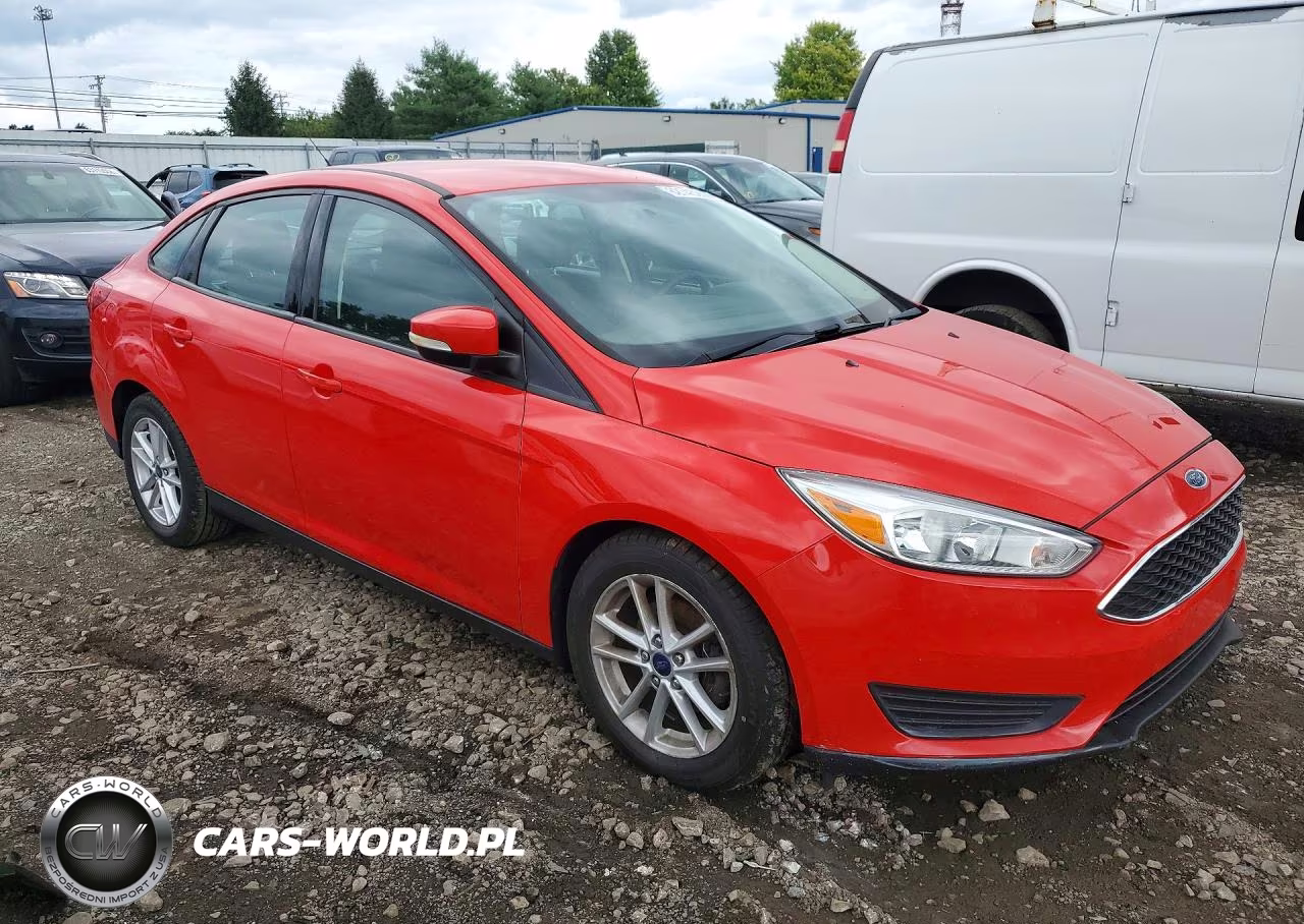 2016 Ford Focus Se VIN:1FADP3F24GL280186 - 4