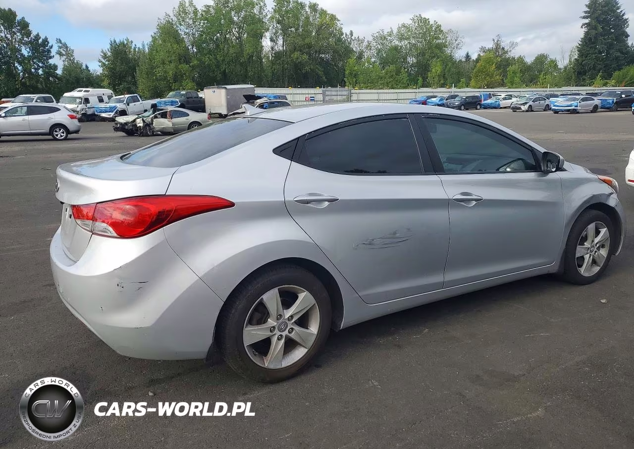 2013 Hyundai Elantra Gls VIN:KMHDH4AE8DU815553 - 3