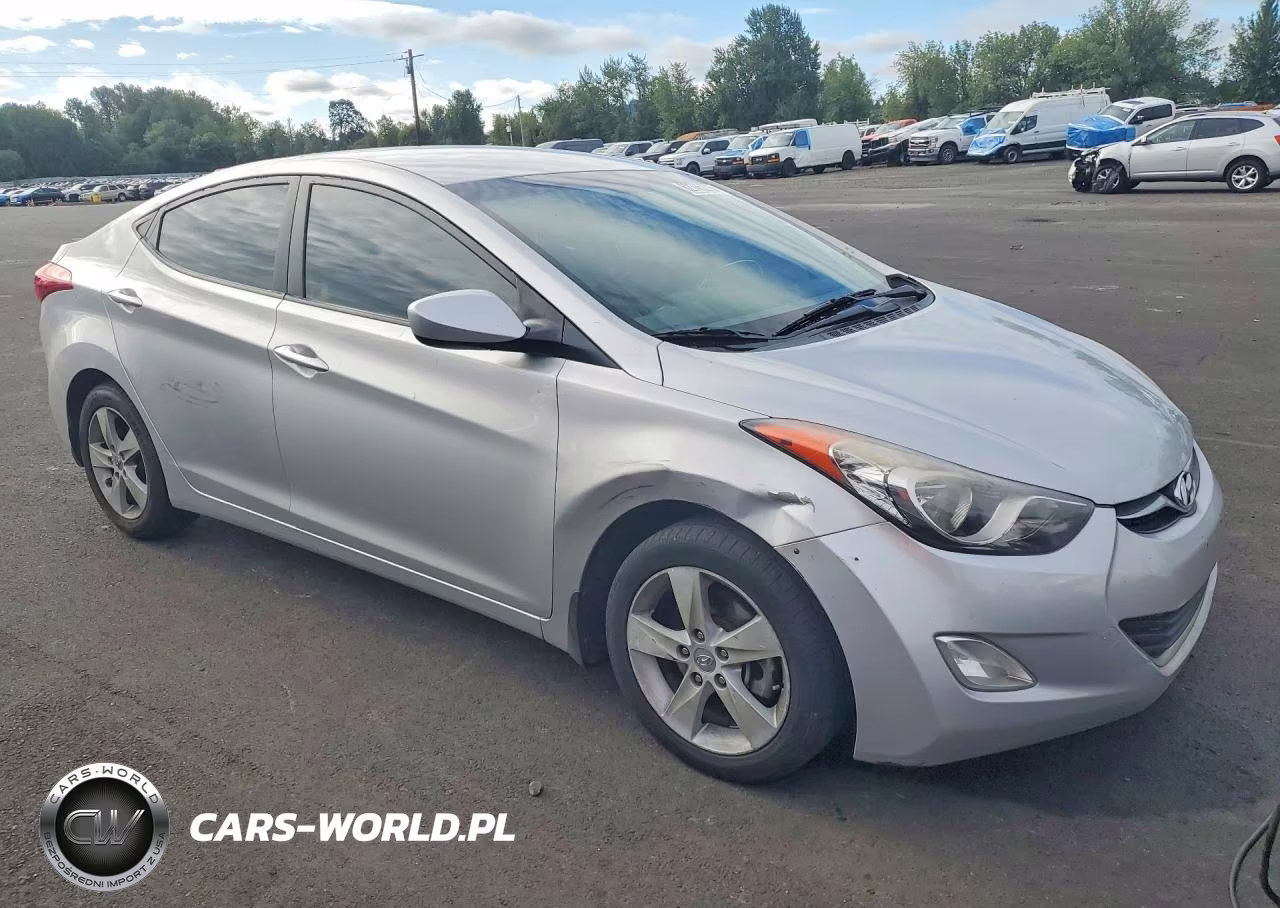 2013 Hyundai Elantra Gls VIN:KMHDH4AE8DU815553 - 4