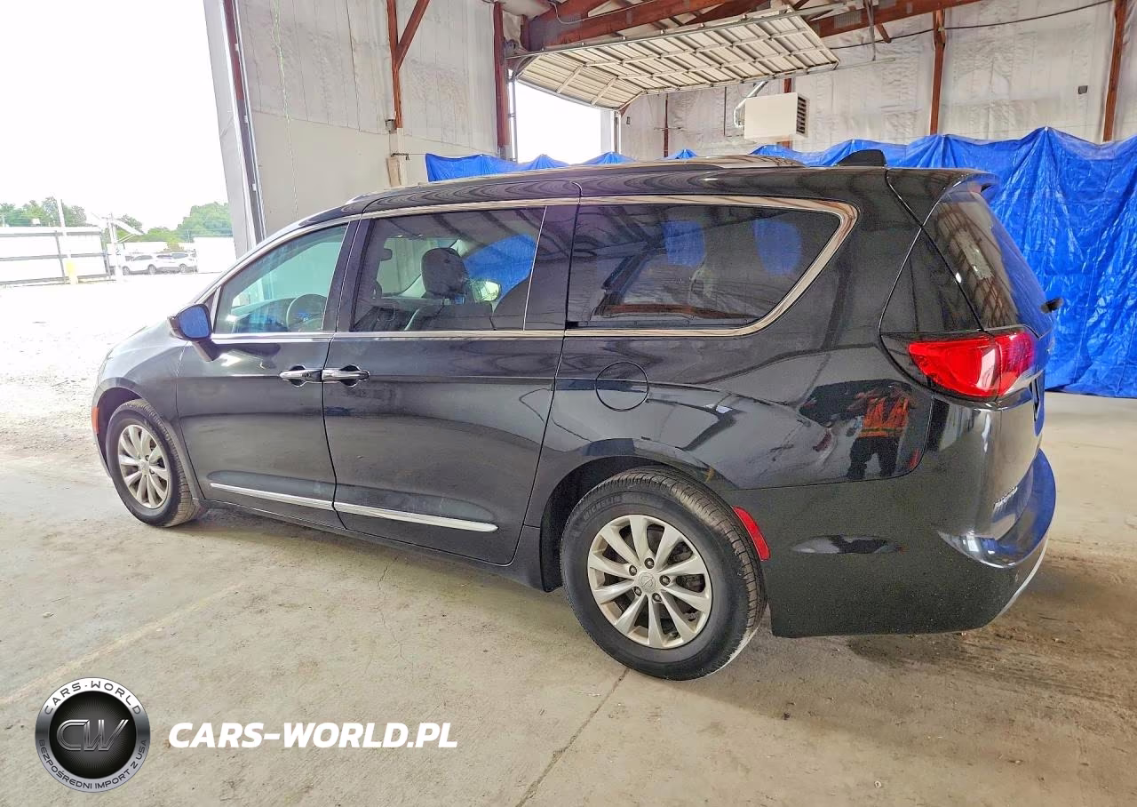 2019 Chrysler Pacifica Touring L VIN:2C4RC1BG8KR650542 - 2