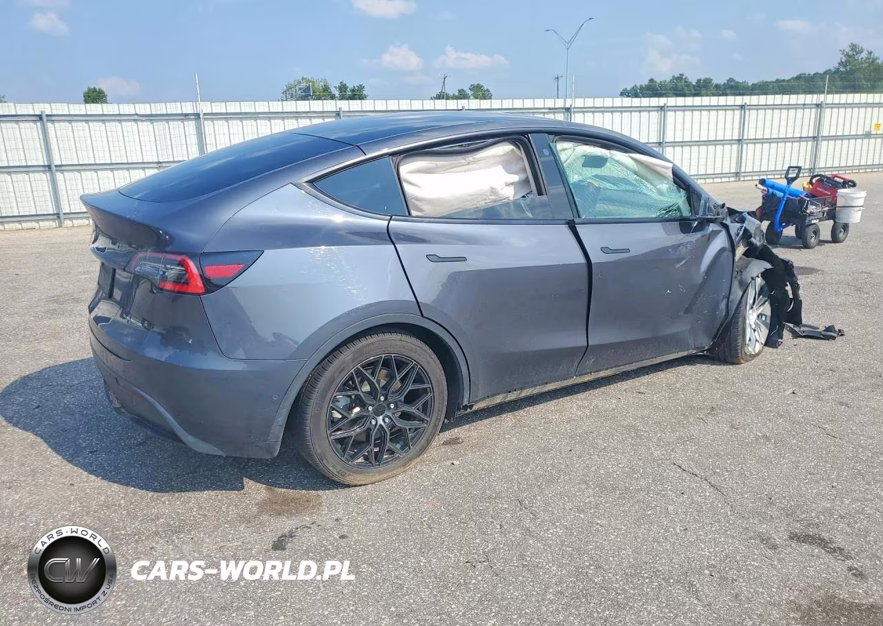 2021 Tesla Model Y VIN:5YJYGDEE3MF086020 - 3