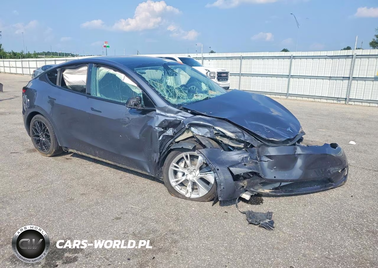 2021 Tesla Model Y VIN:5YJYGDEE3MF086020 - 4