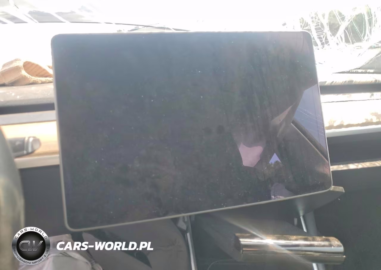 2021 Tesla Model Y VIN:5YJYGDEE3MF086020 - 9