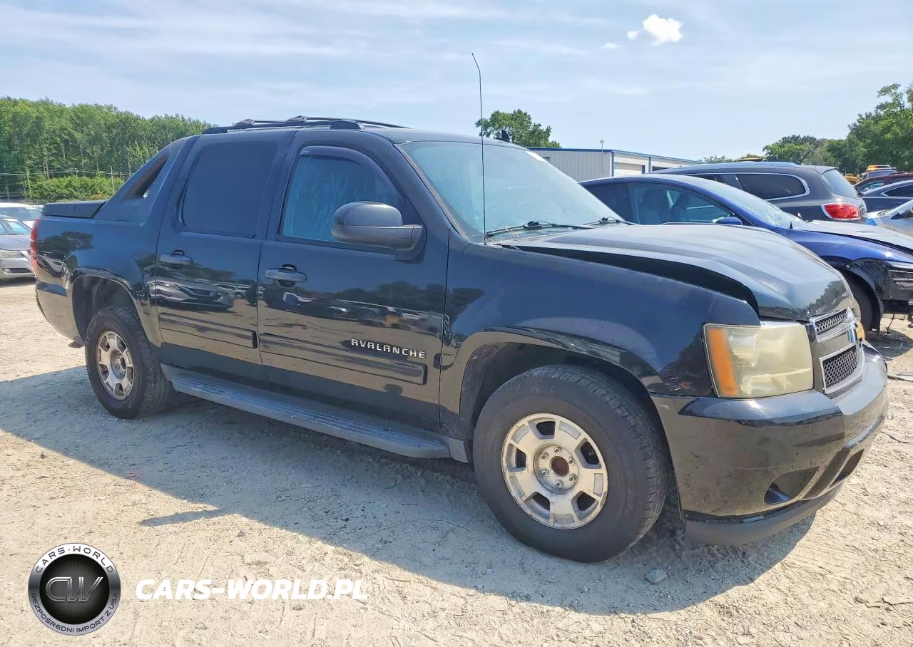 2011 Chevrolet Avalanche Ls VIN:3GNMCEE03BG141133 - 4
