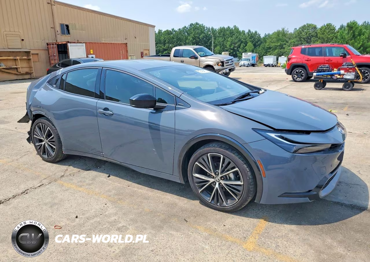 2025 Toyota Prius Xle VIN:JTDACAAU9S3061156 - 4
