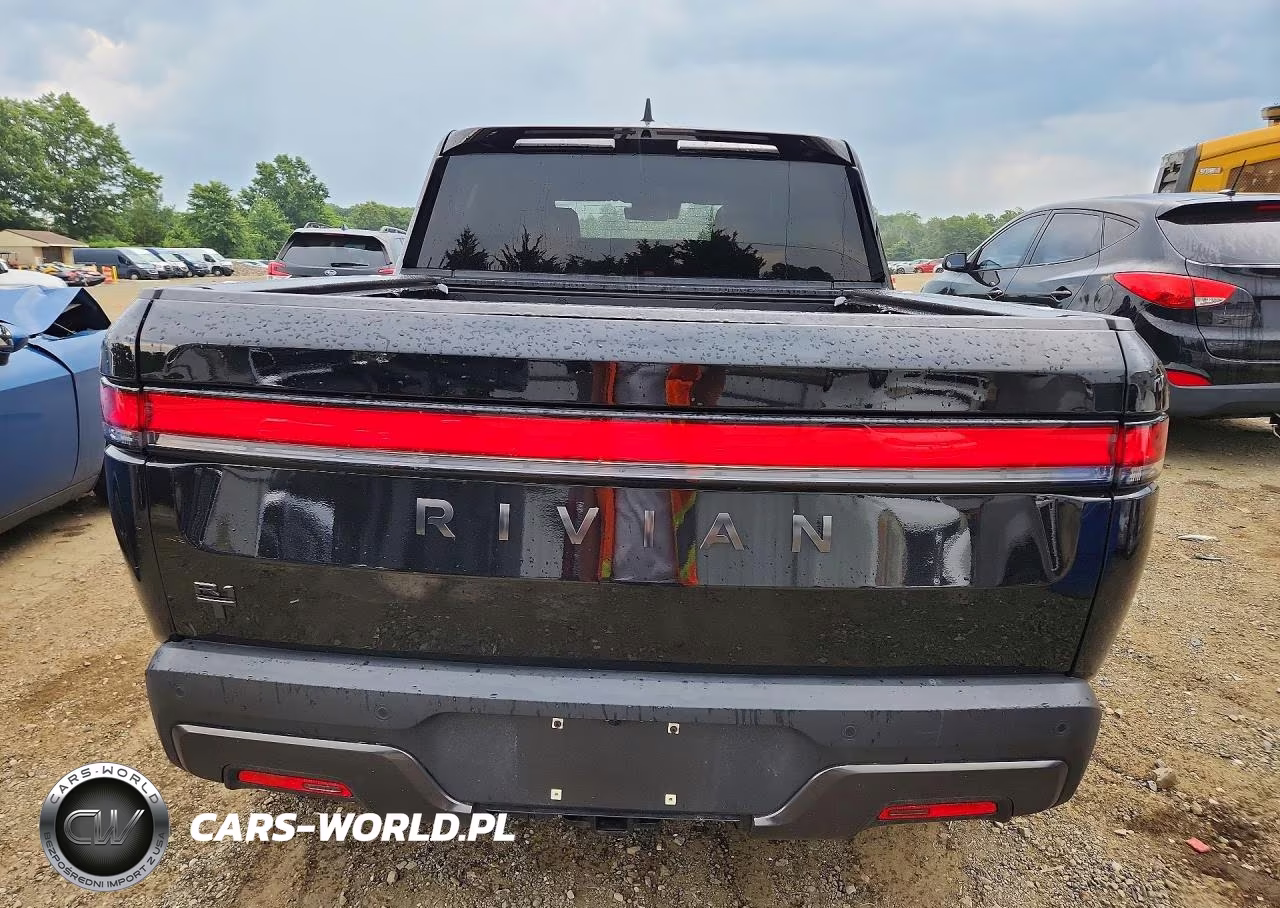 2025 Rivian R1T Adventure VIN:7FCTGBAAXSN035995 - 8