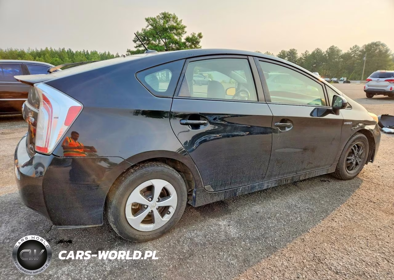 2014 Toyota Prius Four VIN:JTDKN3DU7E0361323 - 3