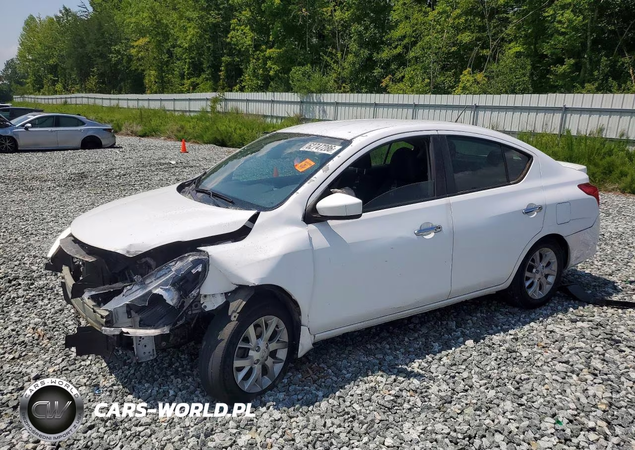 2018 Nissan Versa Sv