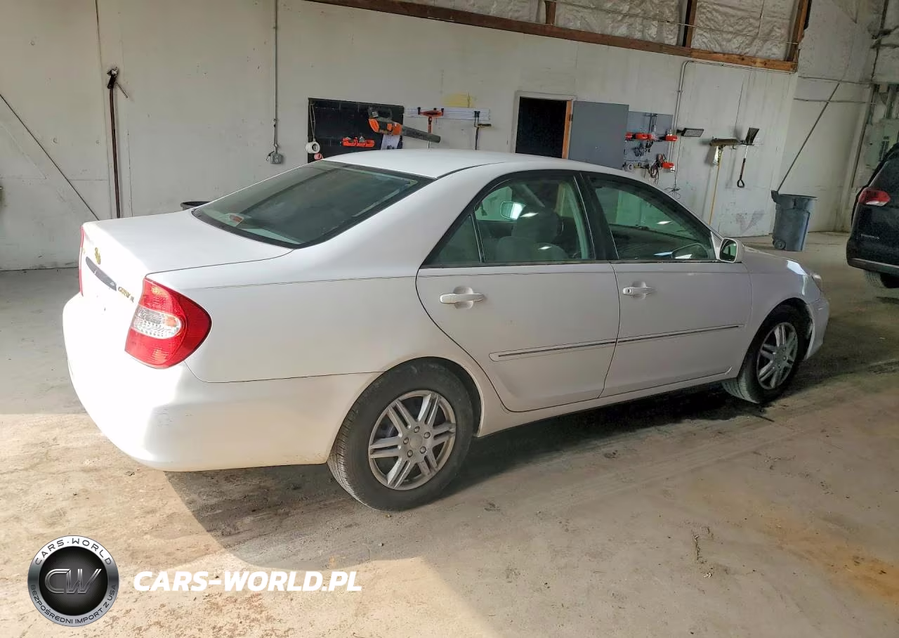 2004 Toyota Camry Xle VIN:4T1BE30K84U330346 - 3