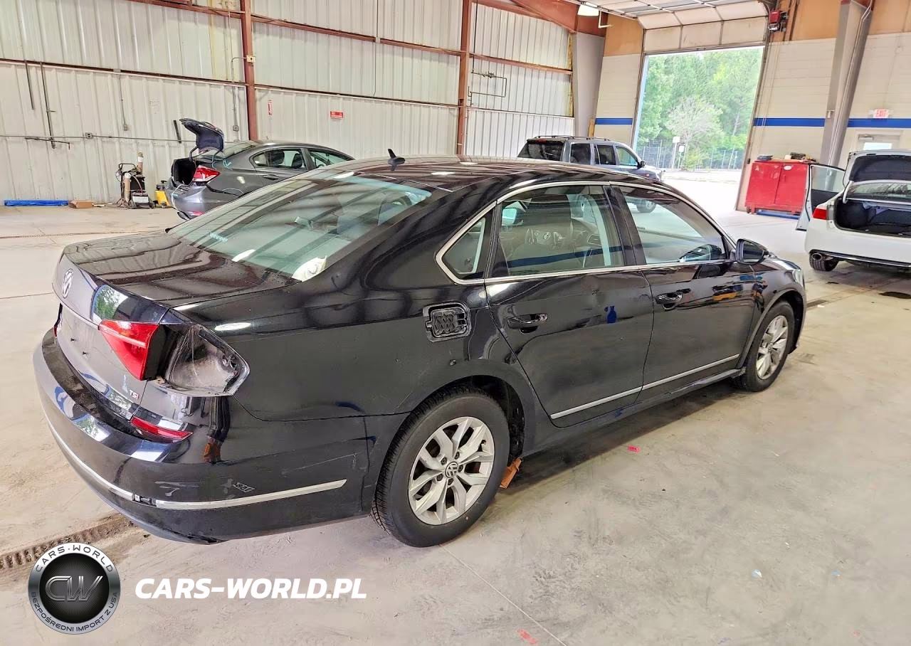 2016 Volkswagen Passat S VIN:1VWAT7A3XGC038628 - 3