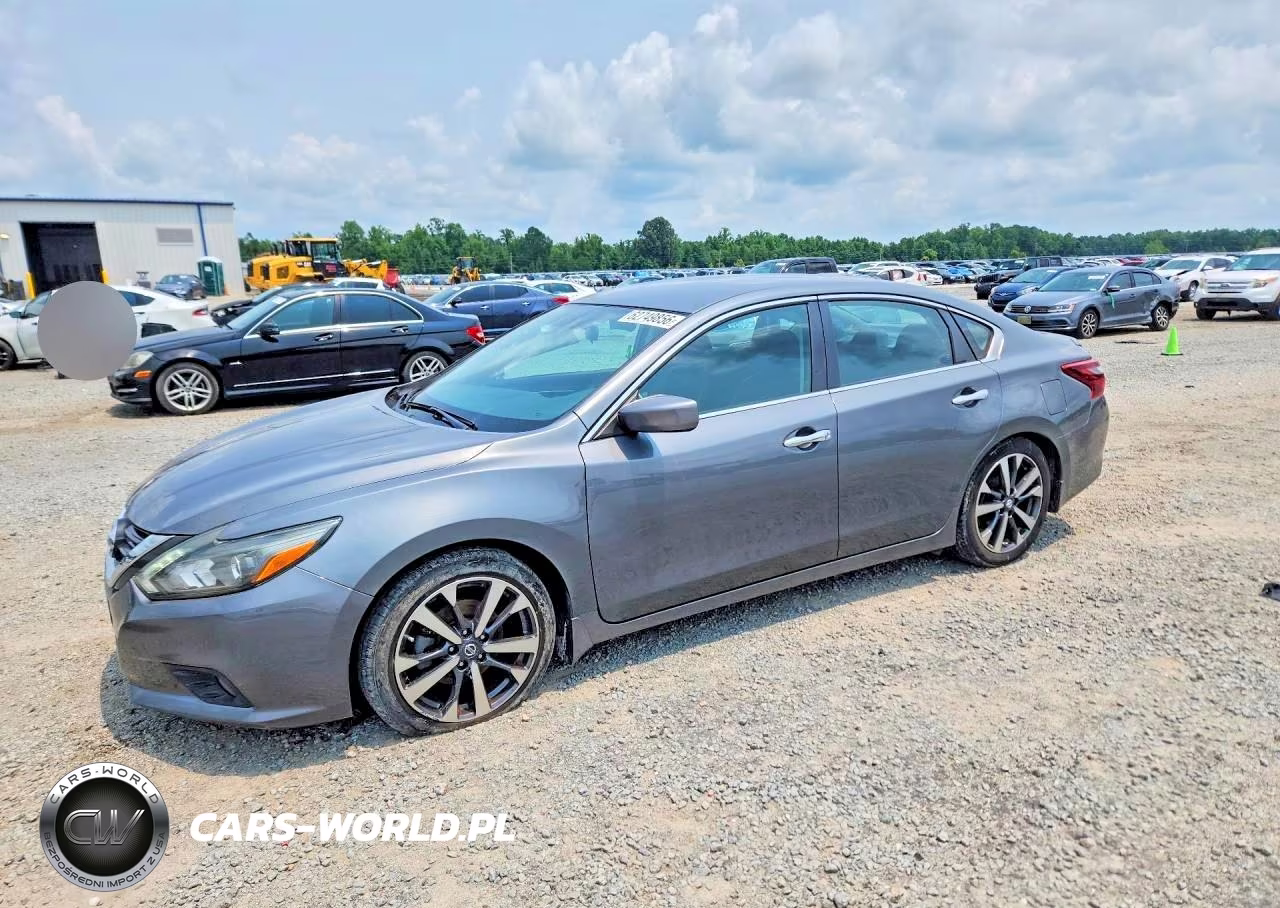 2017 Nissan Altima 2.5 Sr – zdjęcie 1 z 12