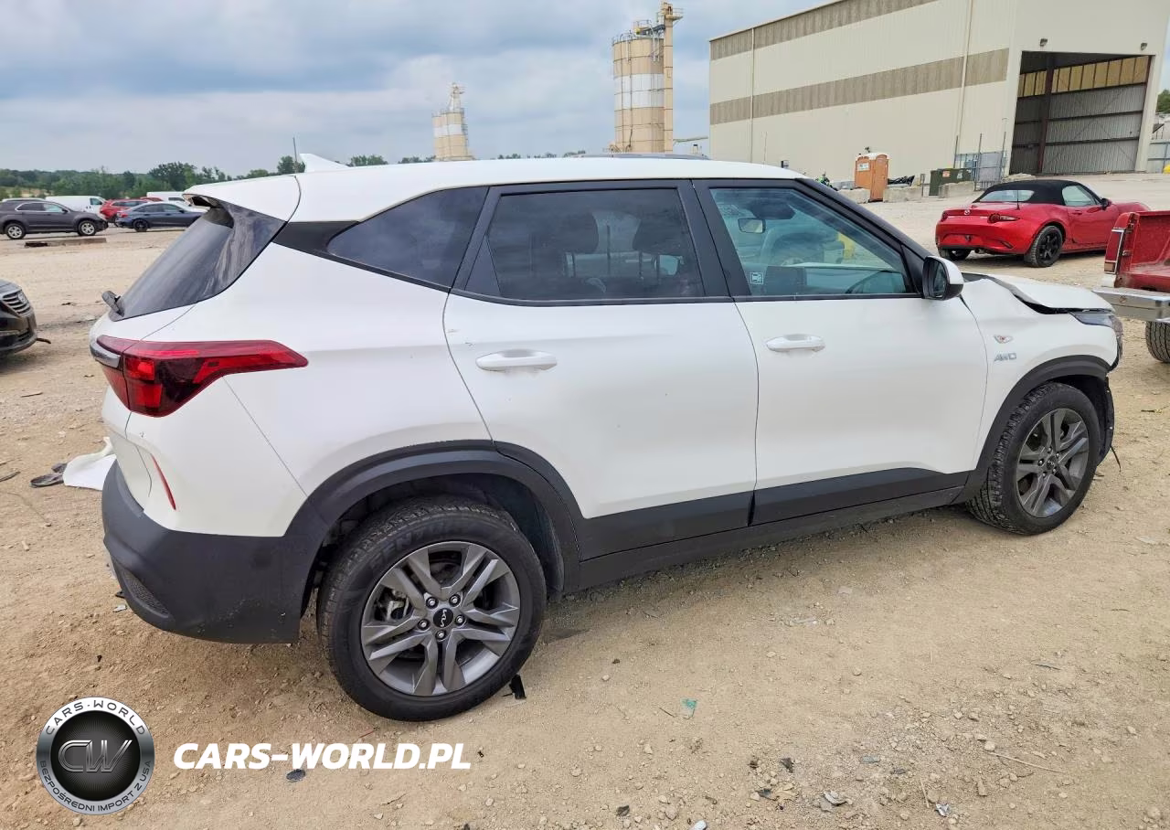2022 Kia Seltos Lx VIN:KNDEPCAA2N7246850 - 3