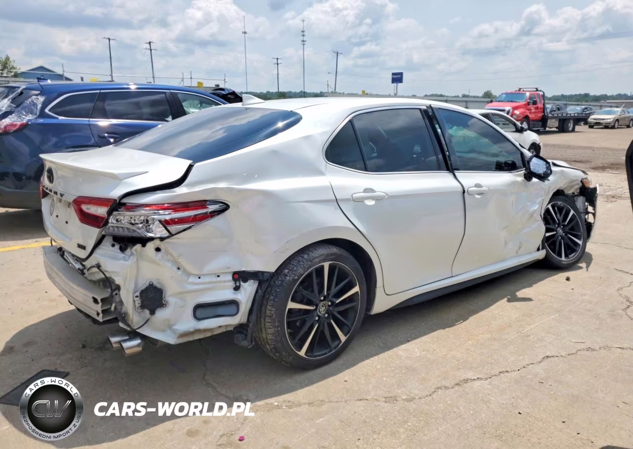 2019 Toyota Camry Xse VIN:4T1B61HK3KU752964 - 3
