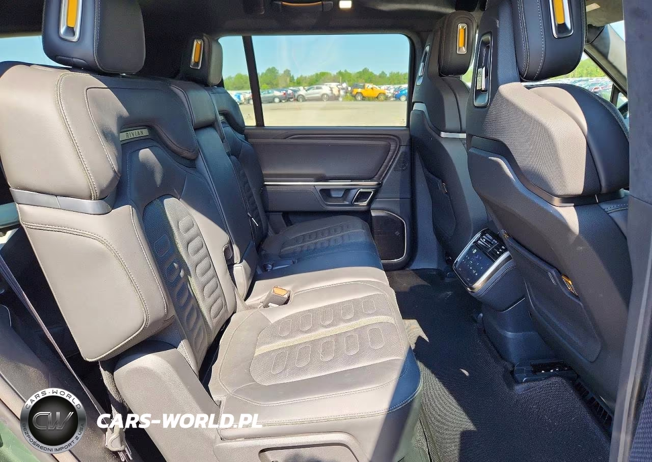 2023 Rivian R1S Adventure VIN:7PDSGABA3PN016487 - 11