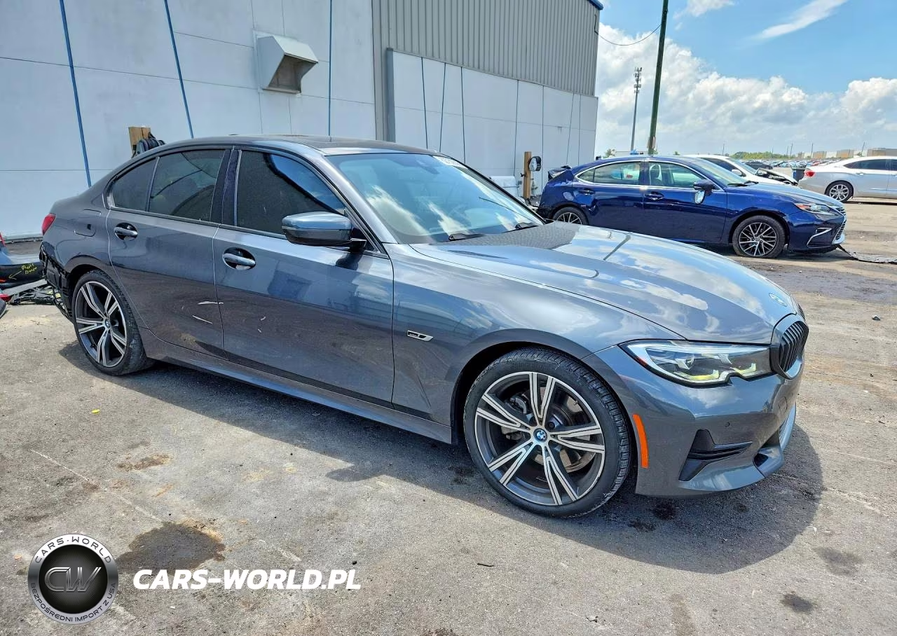 2022 BMW 330E VIN:WBA5P7C05NFL65779 - 4