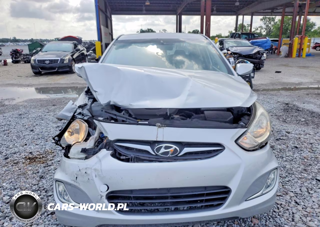 2013 Hyundai Accent Gls VIN:KMHCU4AE0DU476407 - 5