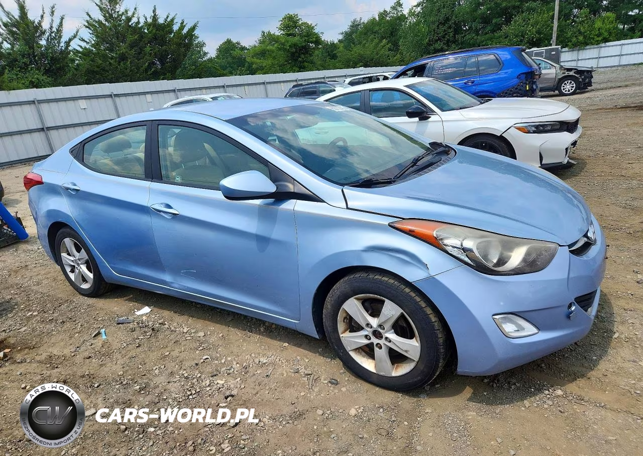 2012 Hyundai Elantra Gls VIN:KMHDH4AE7CU318914 - 4