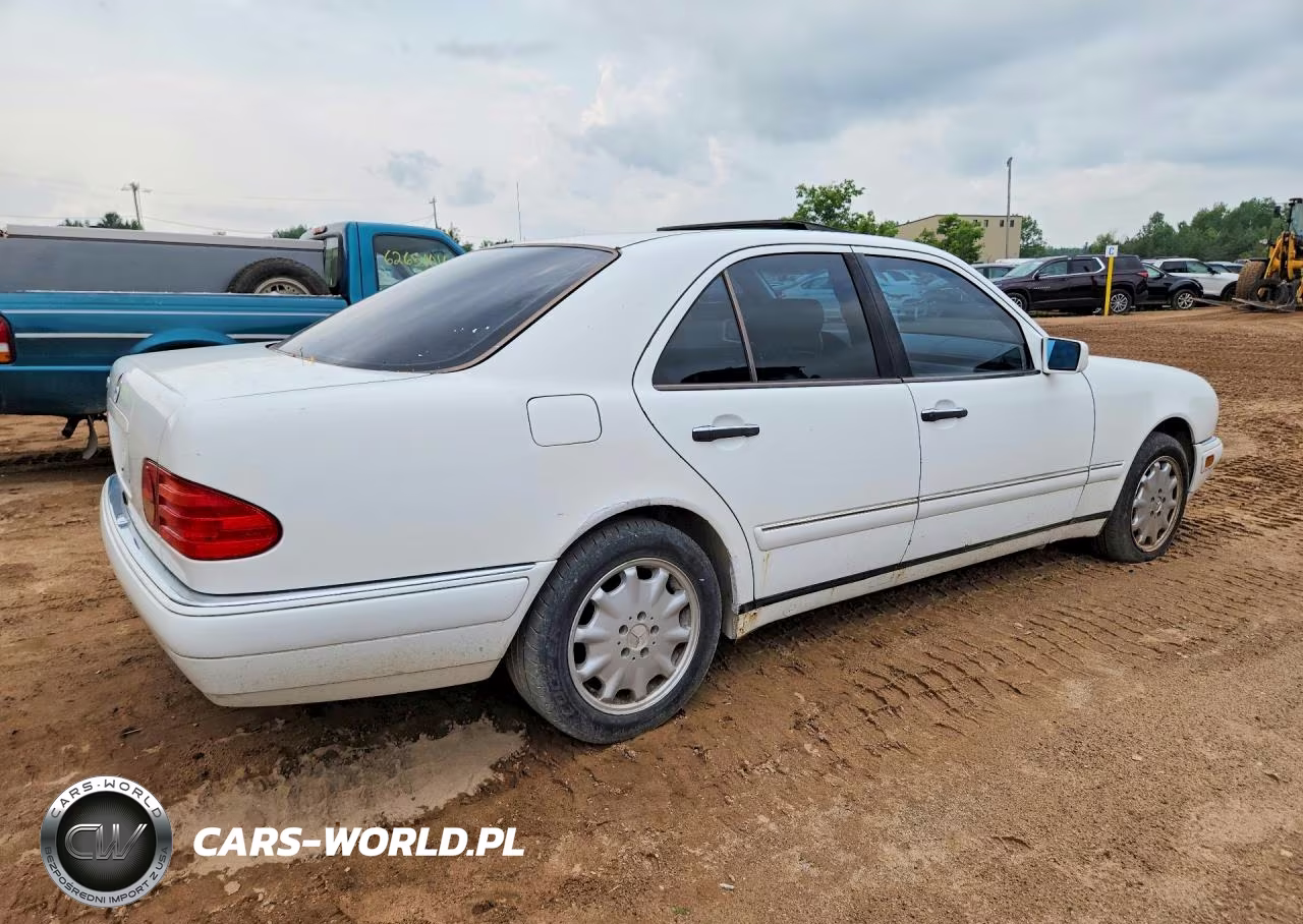 1999 Mercedes-Benz E 320 VIN:WDBJF65H3XA824307 - 3