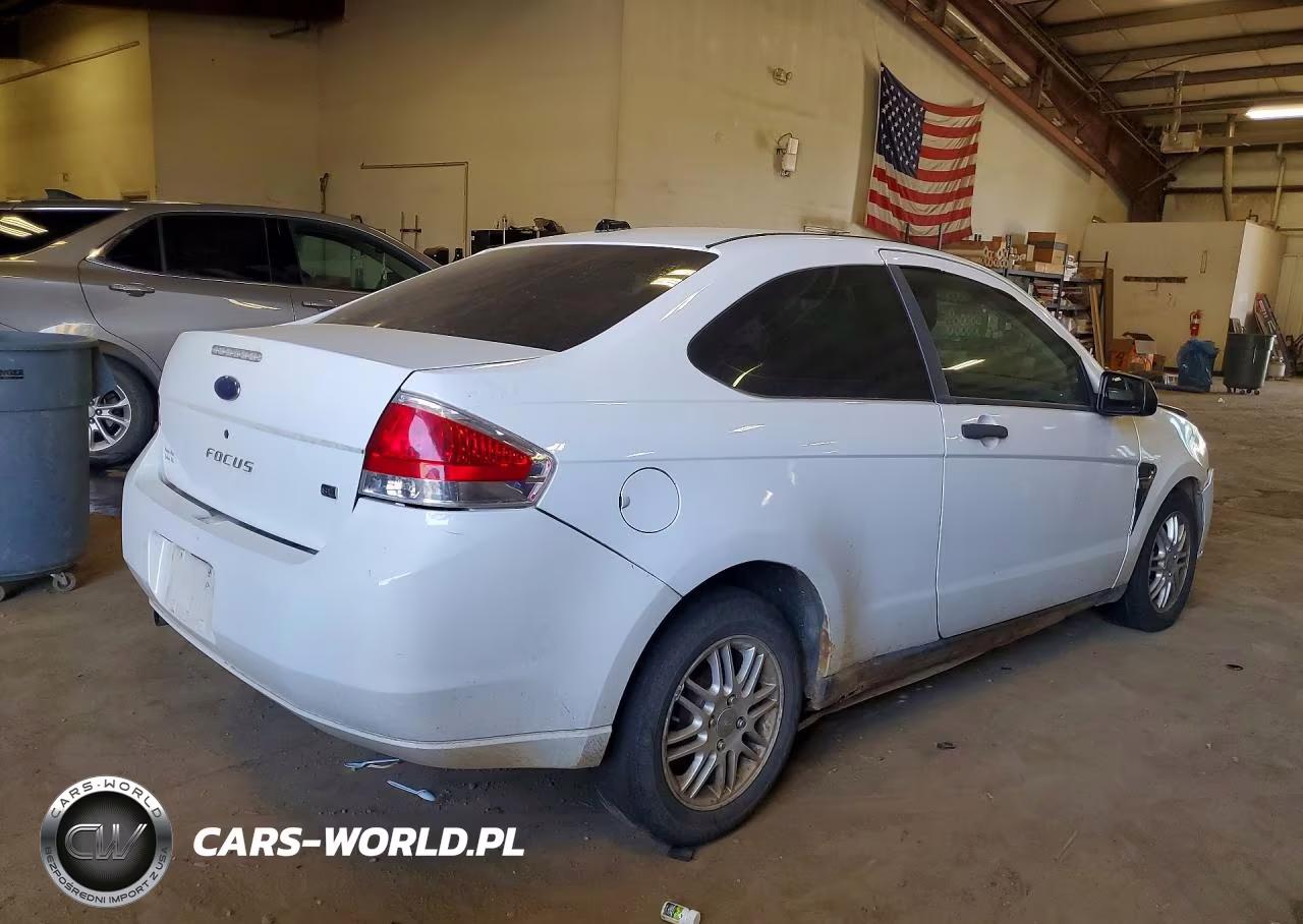 2008 Ford Focus Se VIN:1FAHP33NX8W217366 - 3