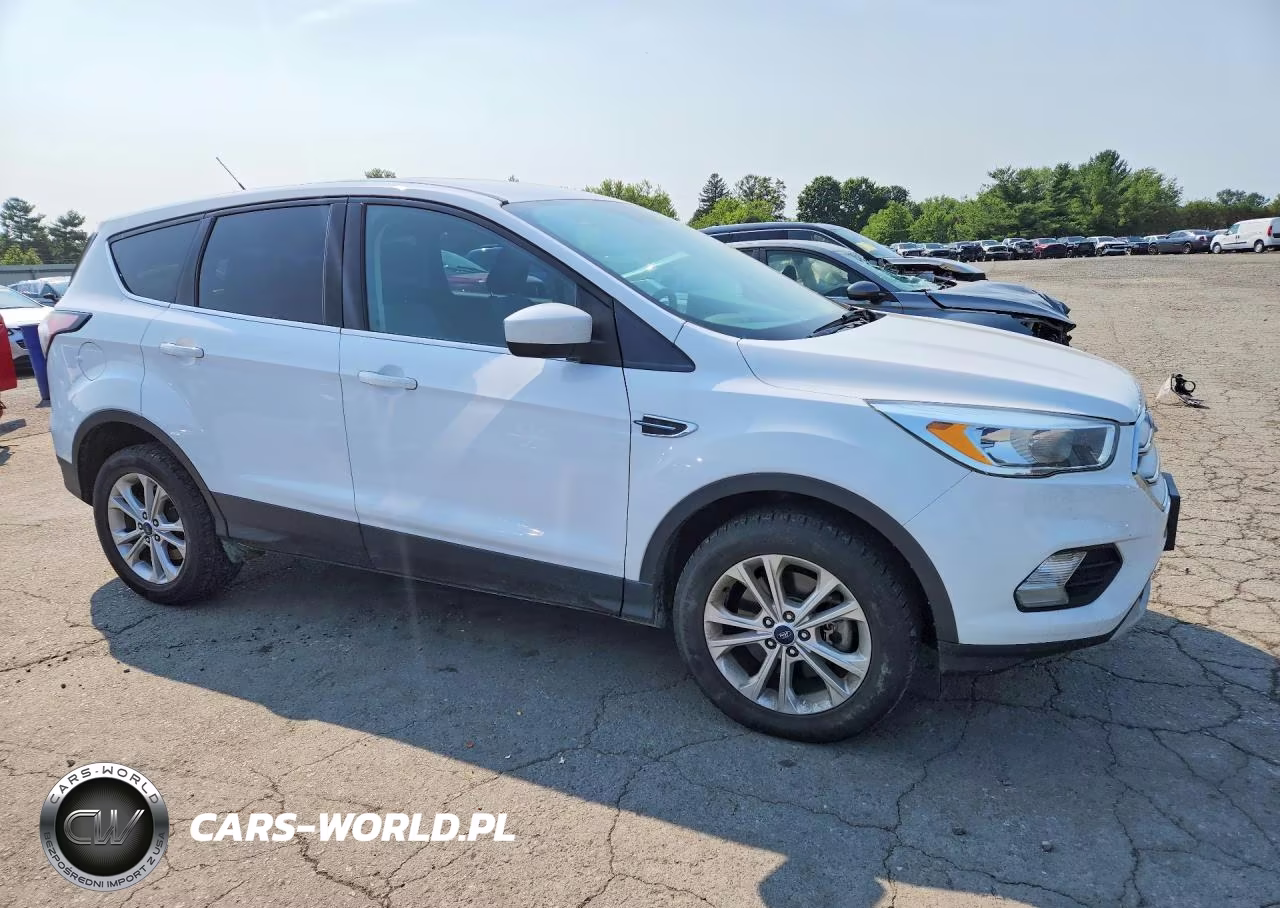 2018 Ford Escape Se VIN:1FMCU9GD2JUA77666 - 4
