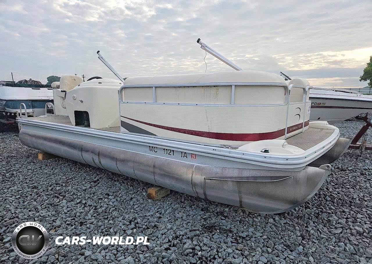 2007 Bennington Pontoon Boat