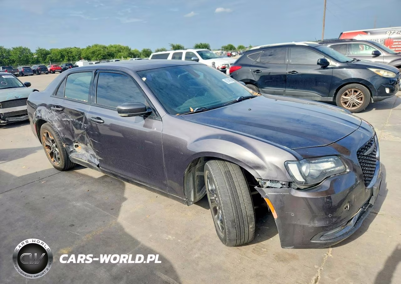2015 Chrysler 300 S VIN:2C3CCAGG1FH767460 - 4