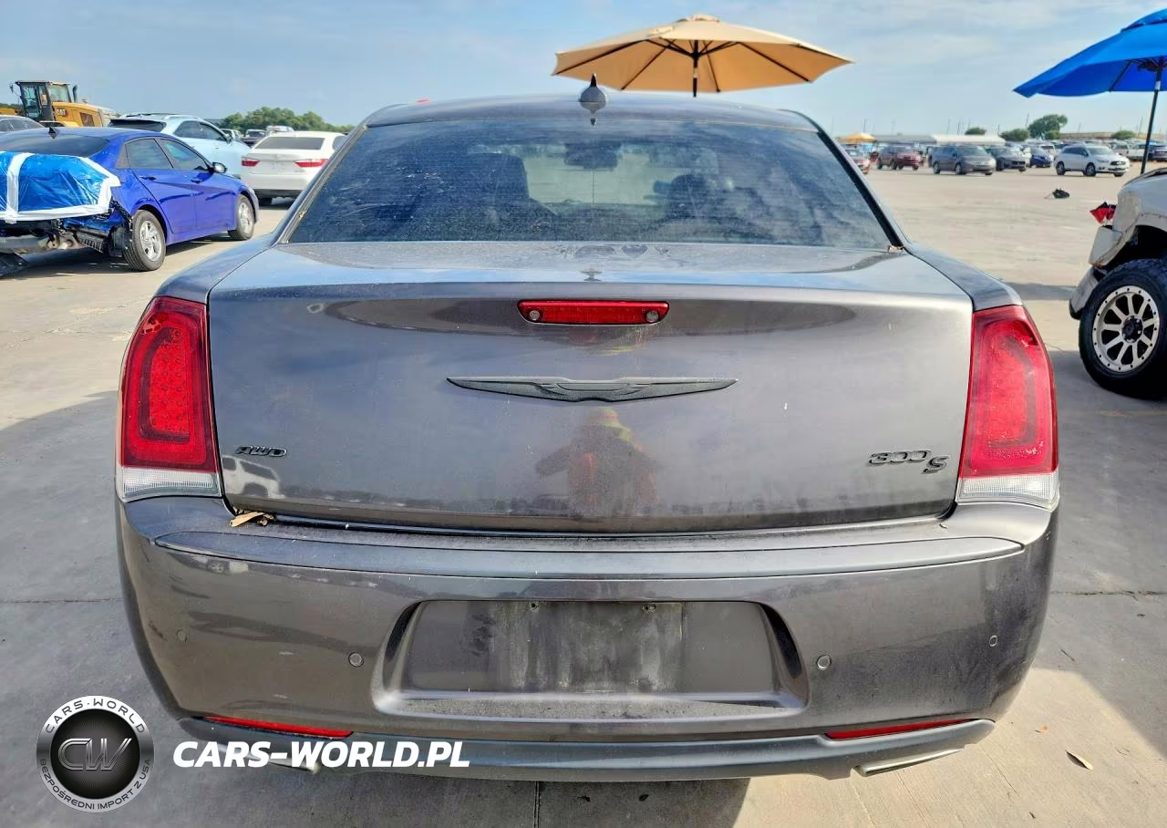 2015 Chrysler 300 S VIN:2C3CCAGG1FH767460 - 6