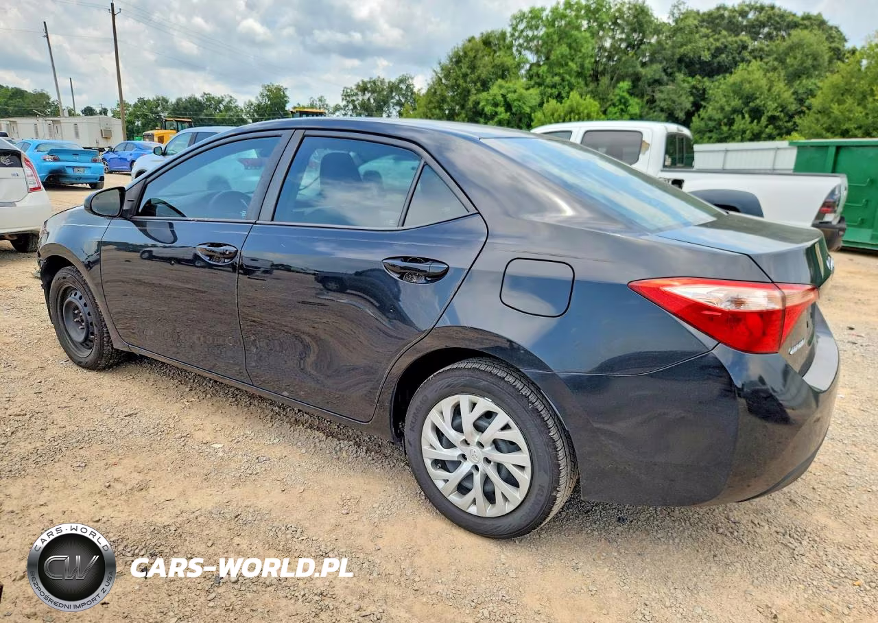 2017 Toyota Corolla Le VIN:2T1BURHE4HC830211 - 2