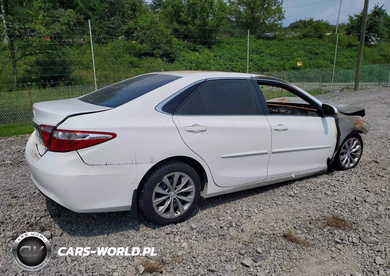 2017 Toyota Camry Le VIN:4T1BF1FK4HU702148 - 3