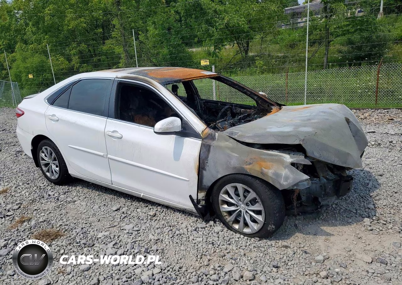 2017 Toyota Camry Le VIN:4T1BF1FK4HU702148 - 4