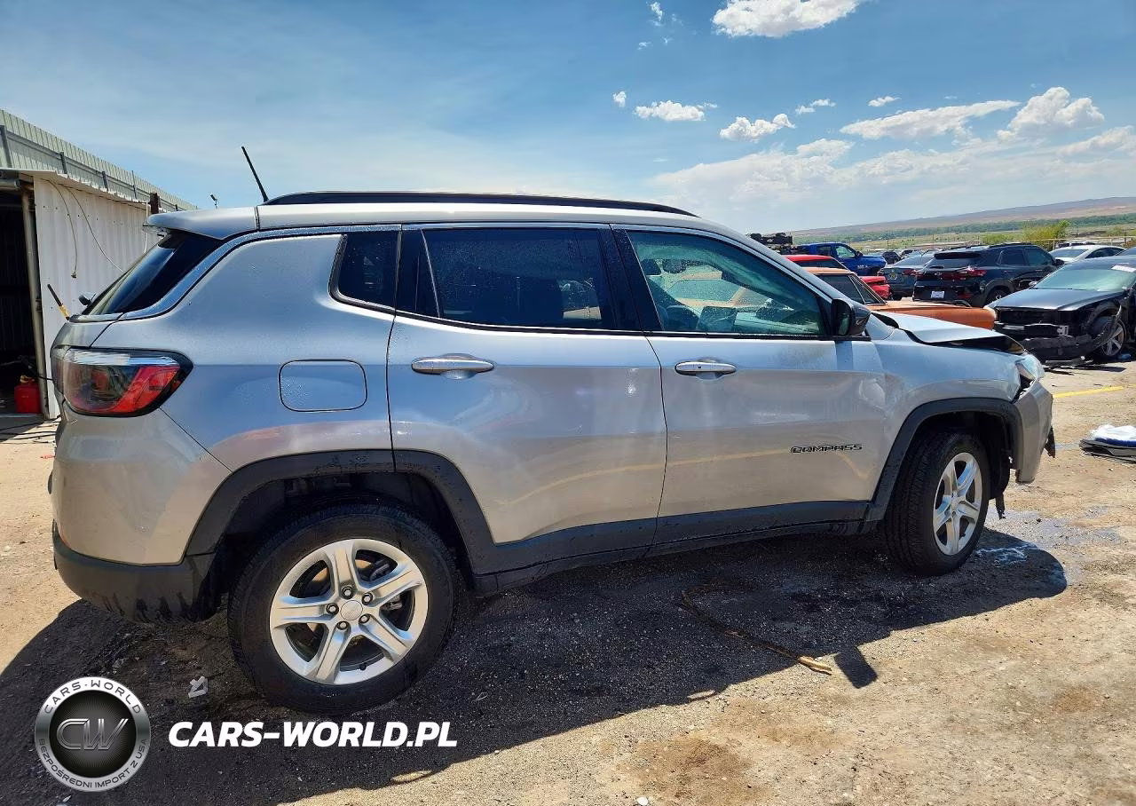 2024 Jeep Compass Latitude VIN:3C4NJDBN3RT577320 - 3