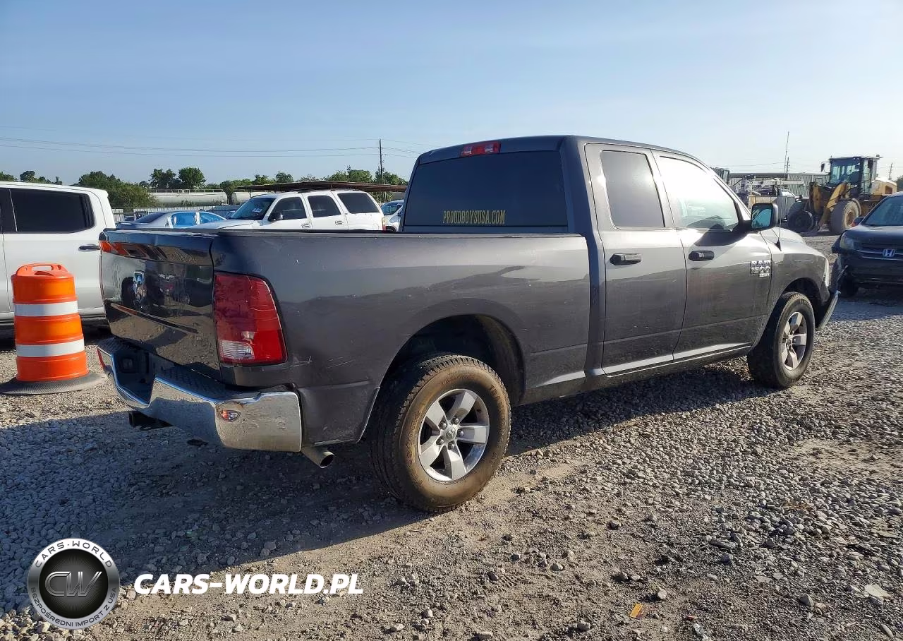 2019 Ram 1500 Classic Tradesman VIN:1C6RR6FG7KS629130 - 3