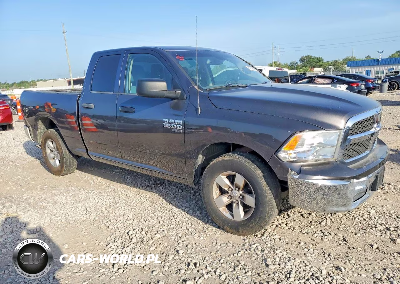 2019 Ram 1500 Classic Tradesman VIN:1C6RR6FG7KS629130 - 4